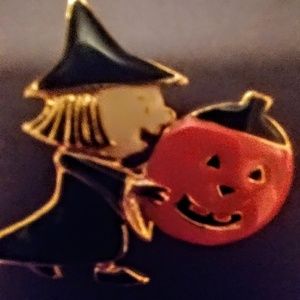 Halloween brooch